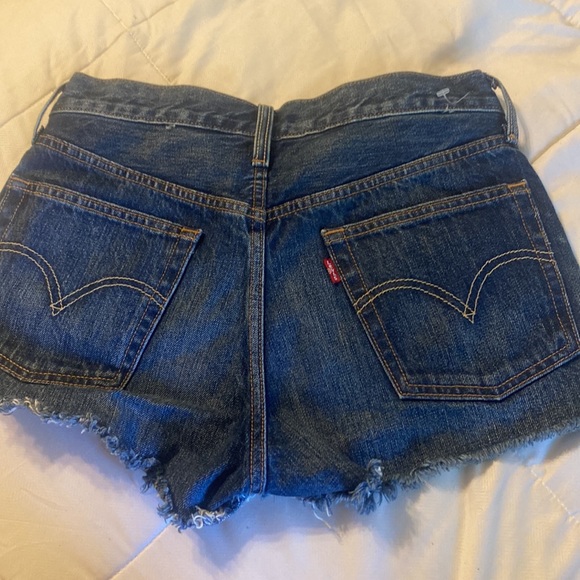 Levi Jean shorts - Picture 2 of 2